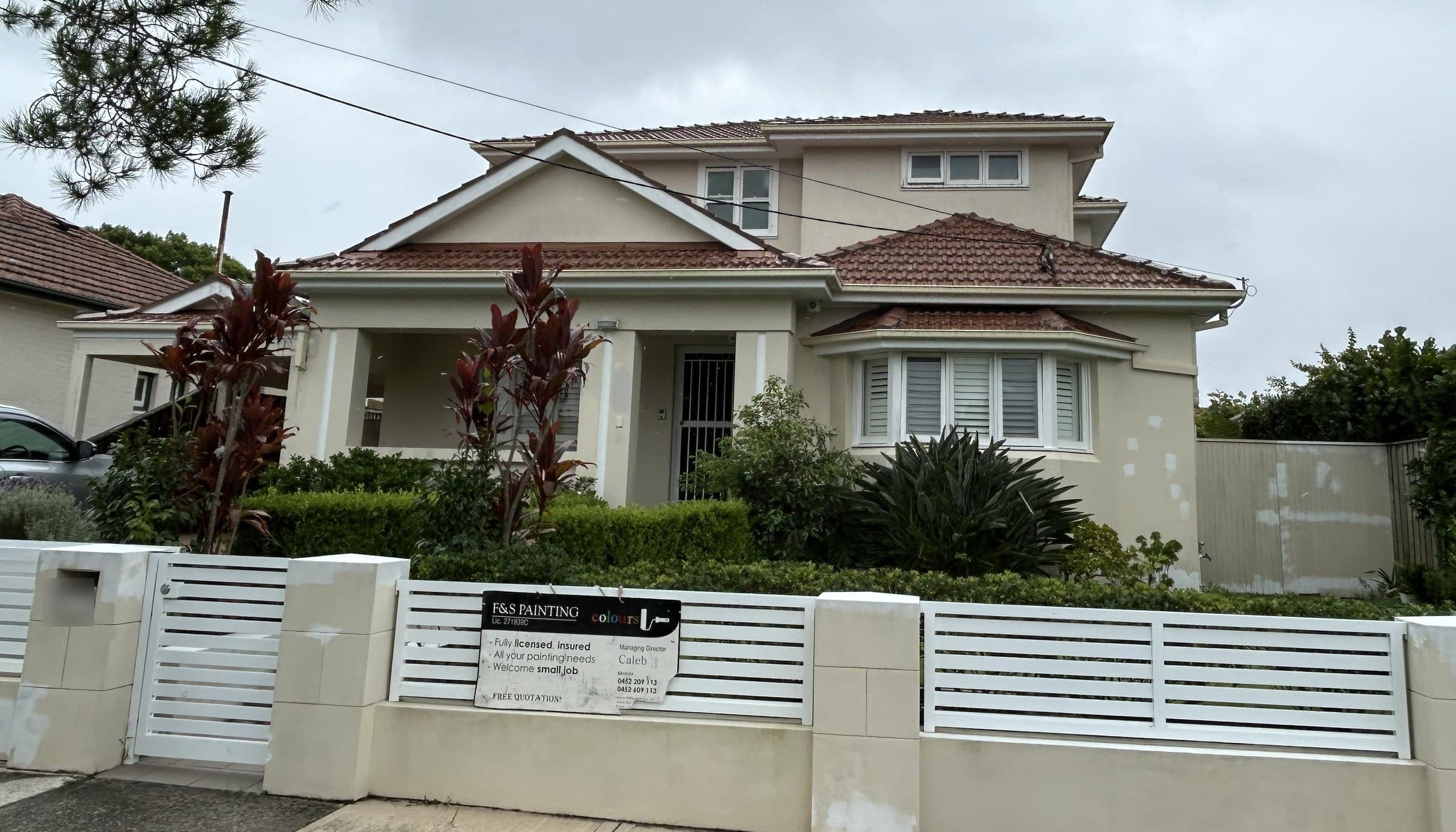 North Willoughby house exterior before repainting