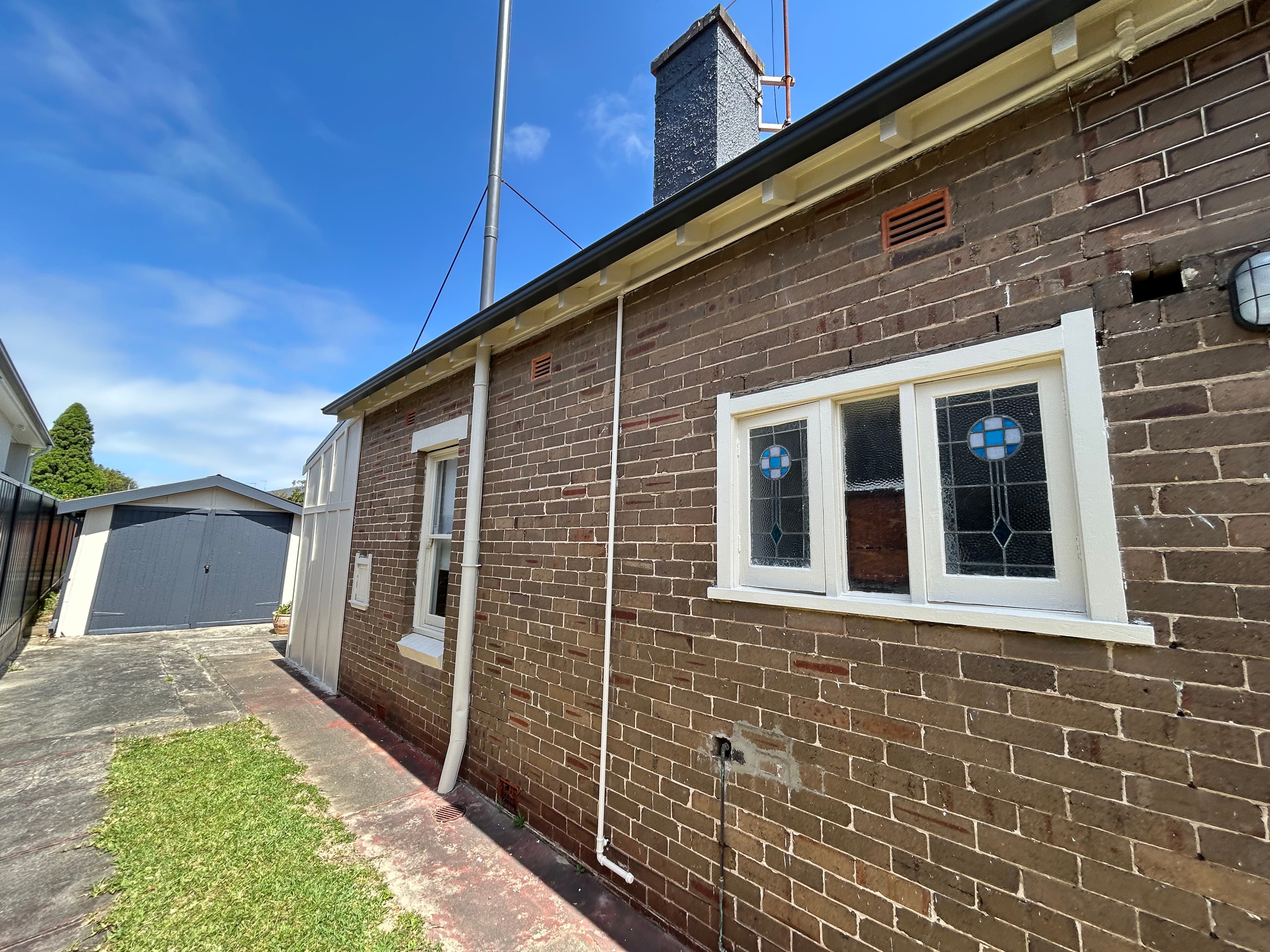 Earlwood side elevation and window trims after exterior painting