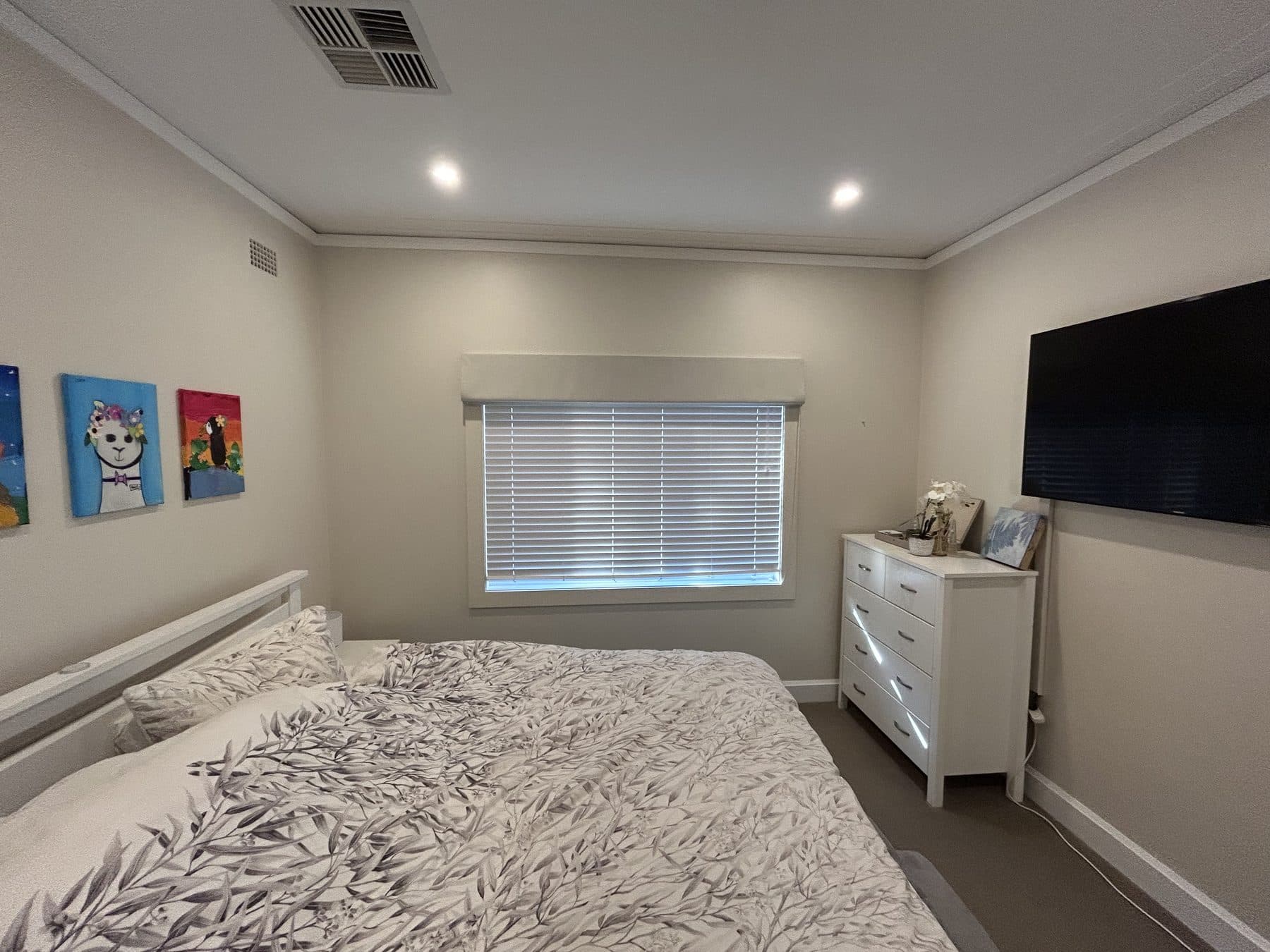 Willoughby bedroom ceiling after restoration and repainting